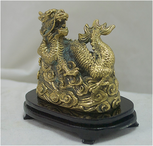 Bronze-Drache auf Holz-Sockel Höhe: 5 cm