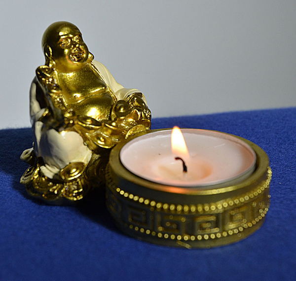 Lachender Buddha mit Teelicht (Figur 1) Höhe 5 cm