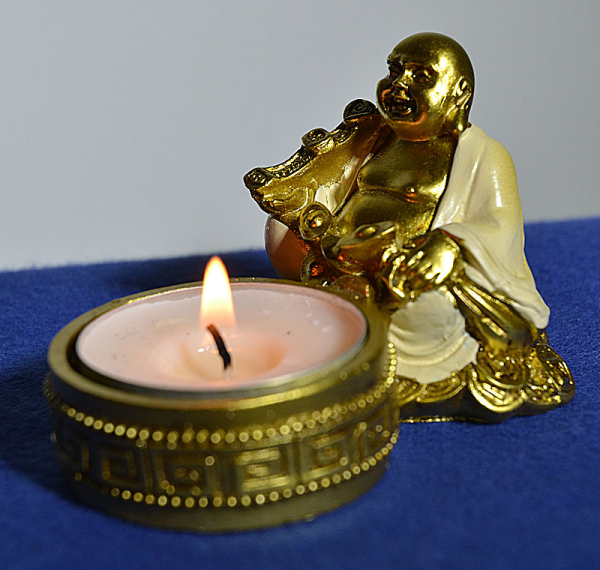 Lachender Buddha mit Teelicht (Figur 1) Höhe 5 cm